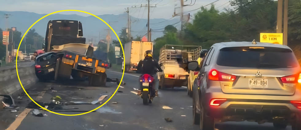 Reportan aparatoso choque sobre carretera de Quezaltepeque a San Juan Opico