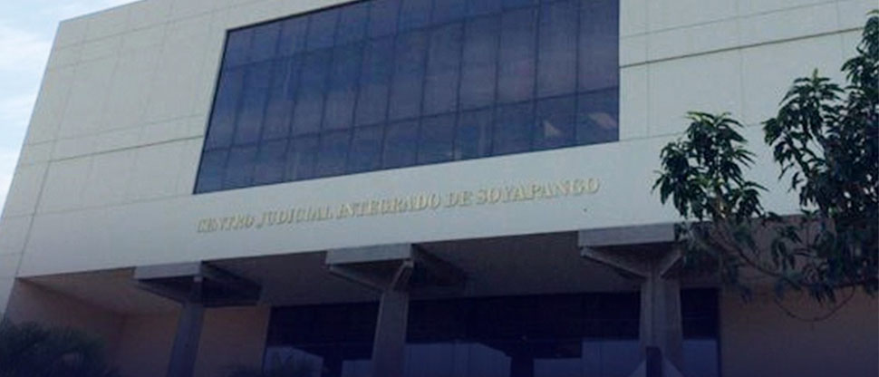 Madre es sentenciada a recibir tratamiento psicológico tras lesionar la manita de su hija en Soyapango