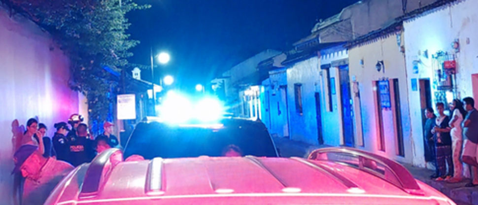 Localizan cuerpo sin vida dentro de camioneta en la turística Antigua Guatemala