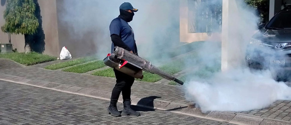 Realizan jornada de fumigación para combatir el zancudo y evitar el dengue