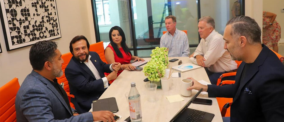 Vicepresidente Félix Ulloa se reúne con representantes de Blue Earth Group