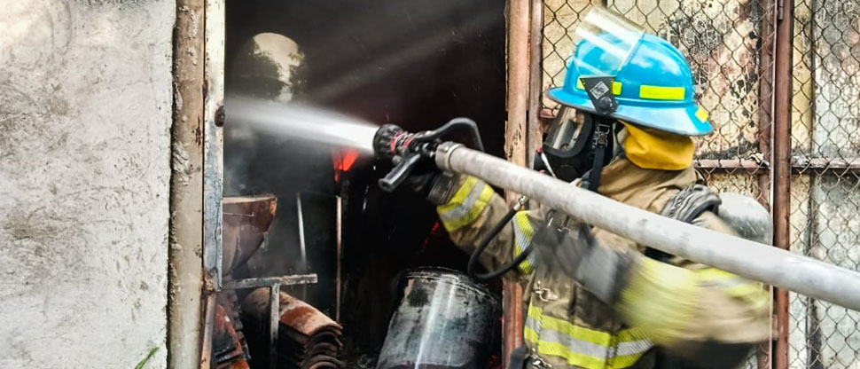 Sofocan incendio en casa ubicada en la calle al lago de Ilopango