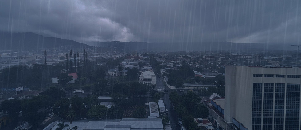 Tormentas fuertes azotarán a El Salvador esta tarde de martes por la influencia de una onda tropical