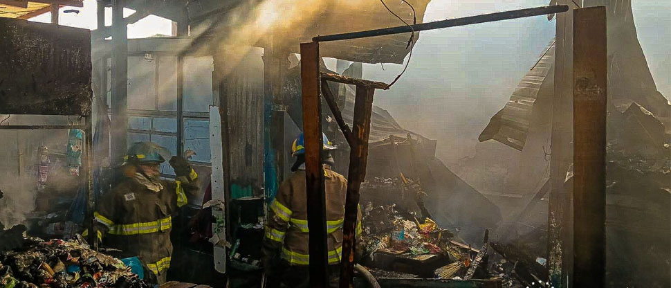Así quedaron los puestos afectados por incendio en el mercado de Soyapango