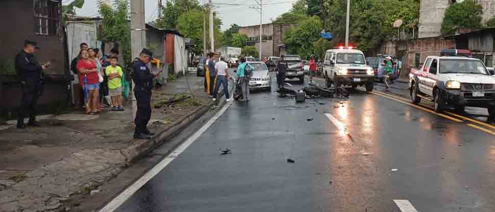 Cuádruple accidente deja un biker fallecido en el bulevar Venezuela