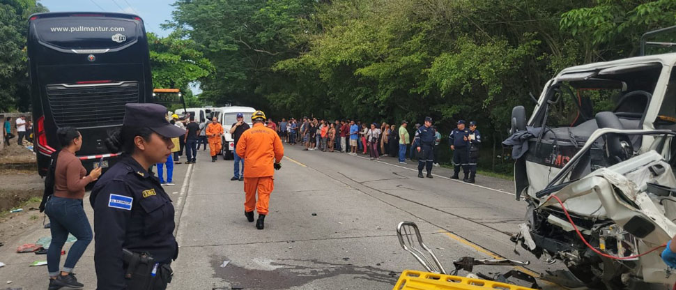 Accidente de tránsito deja tres personas lesionadas en La Paz