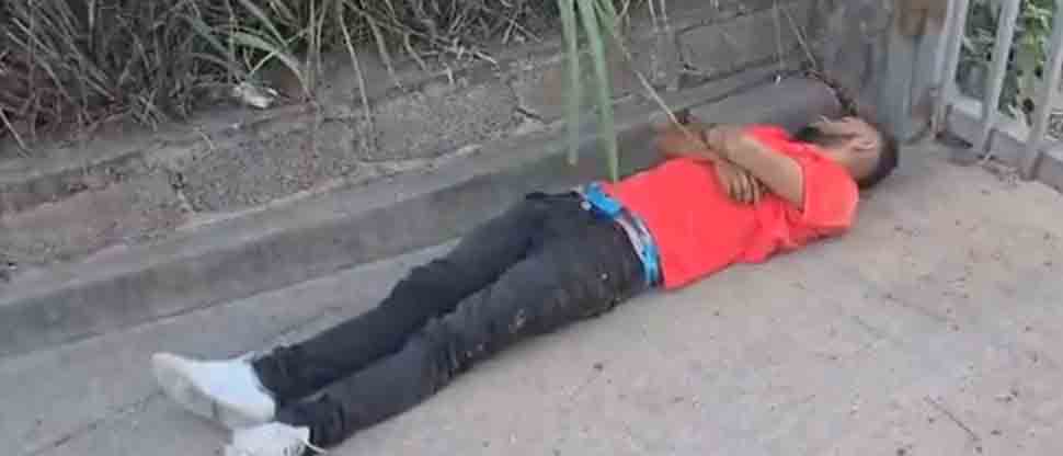 Viralizan a borracho que estaba dormido que pensaron que estaba sin vida en Honduras