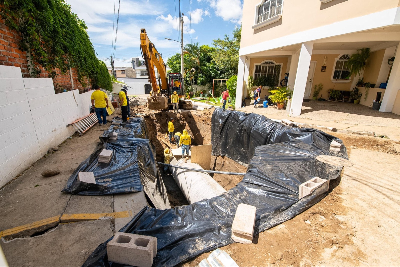 Intervienen cárcava de gran tamaño en Antiguo Cuscatlán