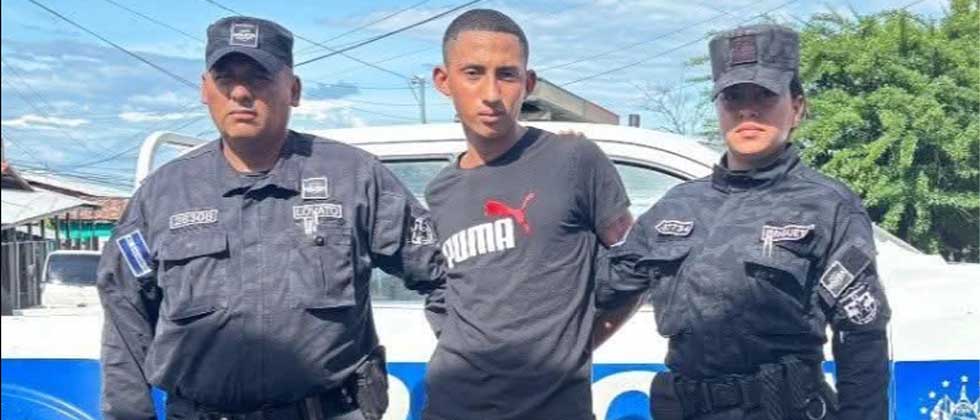 Capturan a sujeto tras ser captado hurtando $700 de un negocio en La Unión