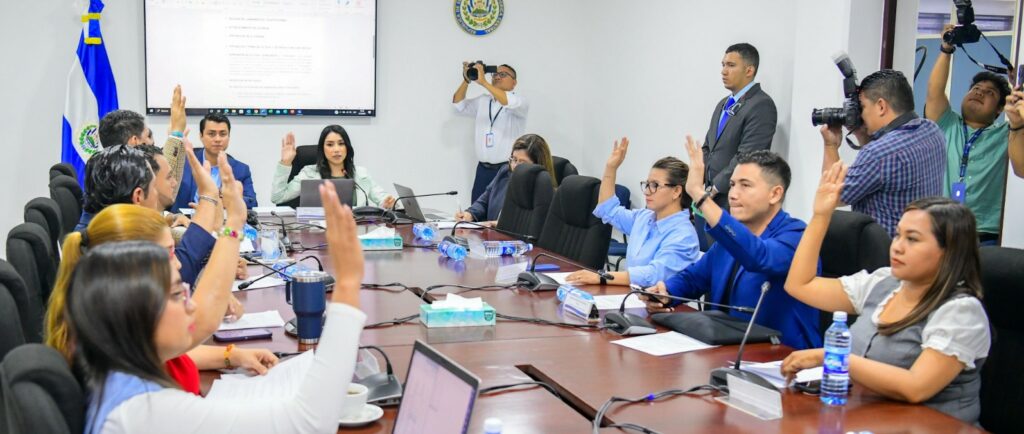 El Salvador será pionero en la región al implementar Ley de Tecnología Robótica