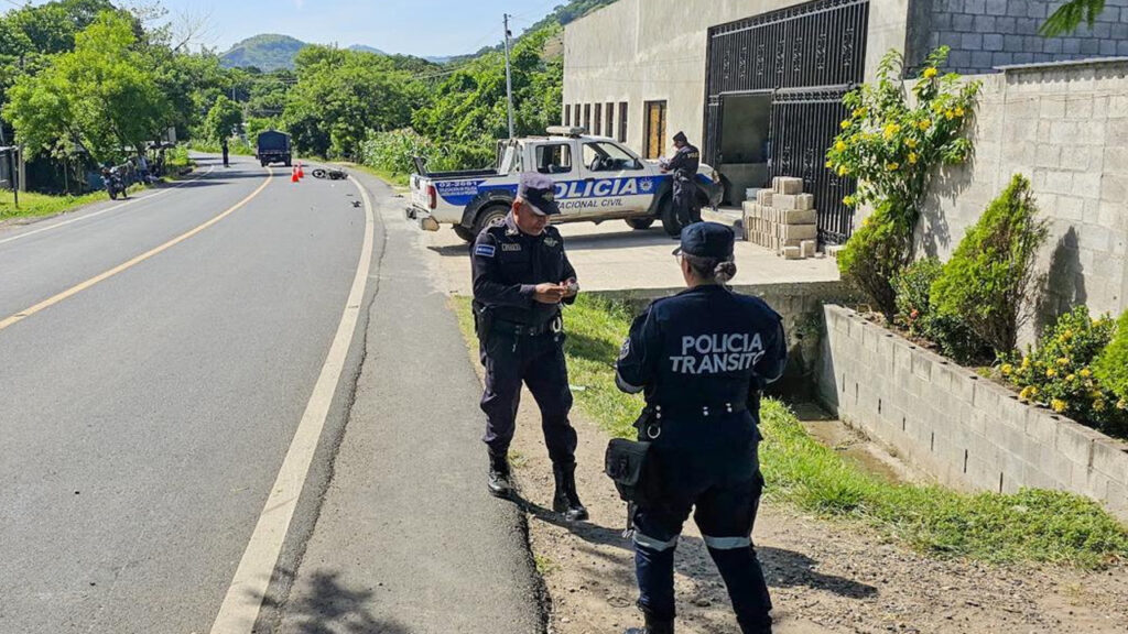 Choque entre motociclistas deja un lesionado en carretera de Santa Ana