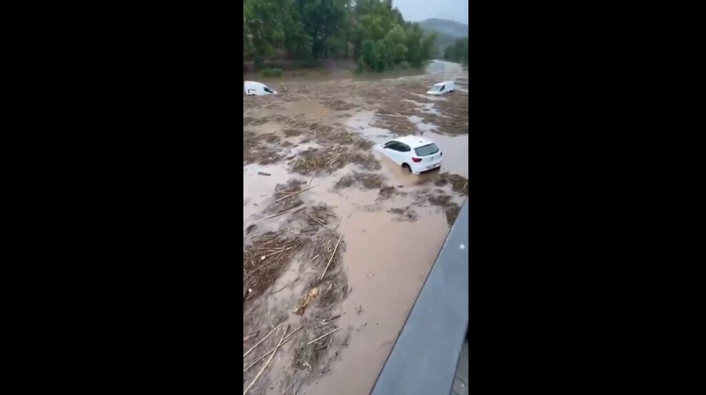 ESPAÑA: Emiten alerta roja por lluvias extremas