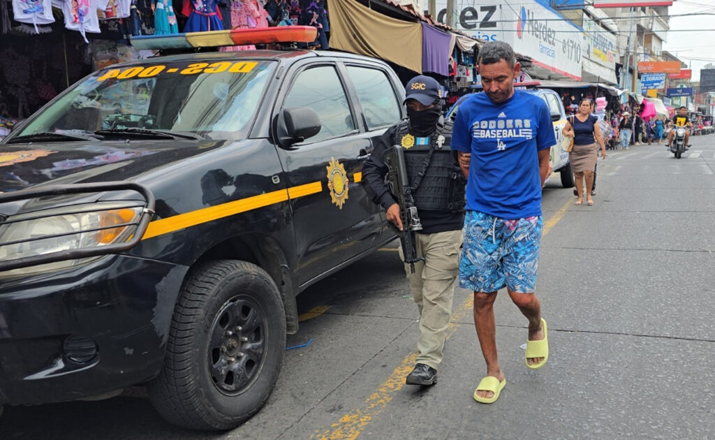 Salvadoreño con orden de captura es ubicado en Guatemala y repatriado a El Salvador
