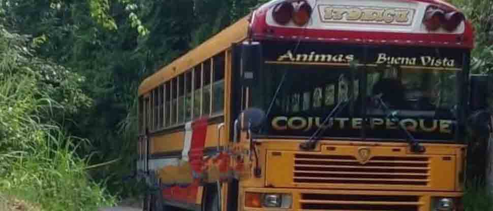 Busero de la ruta 179 le quita la vida a un niña tras atropellarla en Cuscatlán