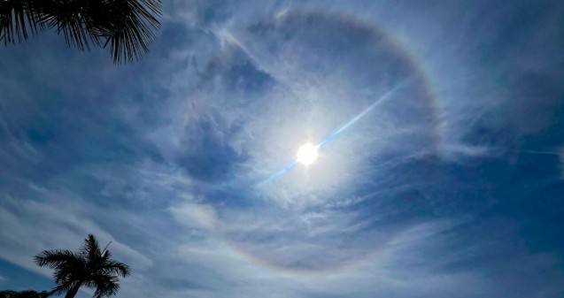Salvadoreños captan impresionante halo solar