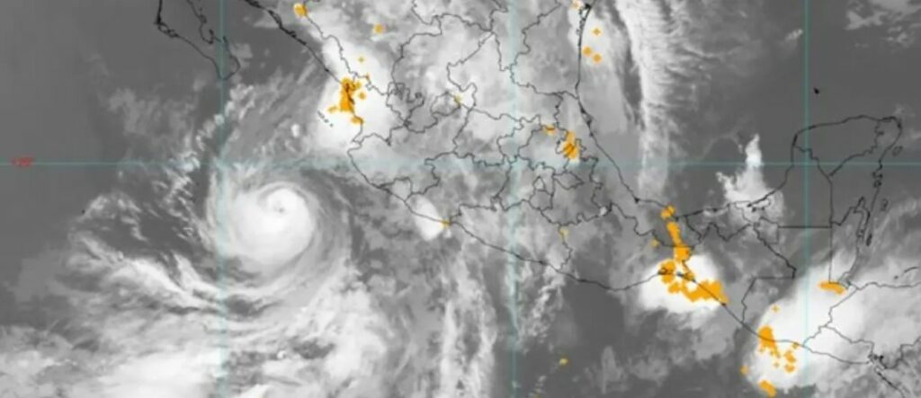 Huracán Flossie se intensifica a categoría 3 frente a México