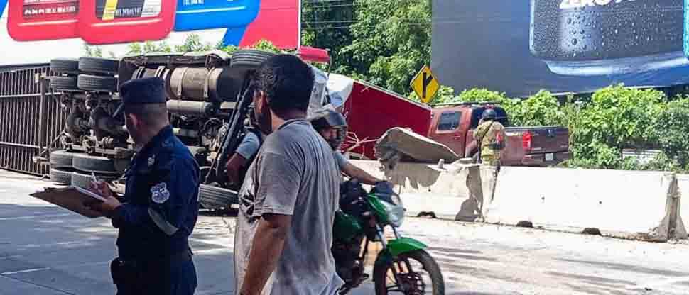 Causa del accidente en la curva del Papaturro se debió a manejar a excesiva velocidad
