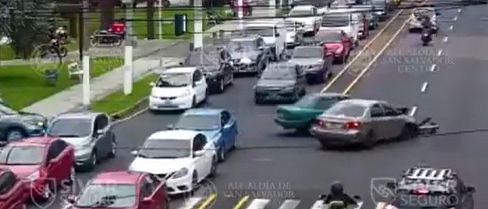 Imprudencia de conductor provoca accidente de tránsito en la Escalón