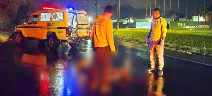 Peatón fallece tras ser arrollado por un vehículo esta madrugada