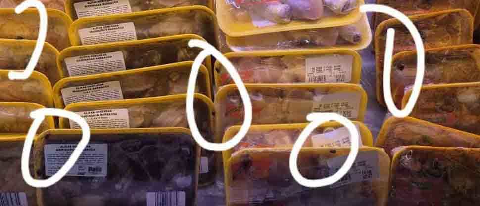 Denuncian a supermercado del oriente del país por vender pollo con mal olor y con moscas