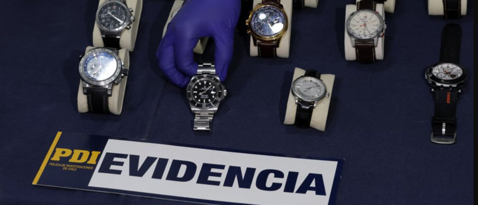 Policía chilena le devuelve al FBI los relojes de lujo robados al actor Keanu Reeves