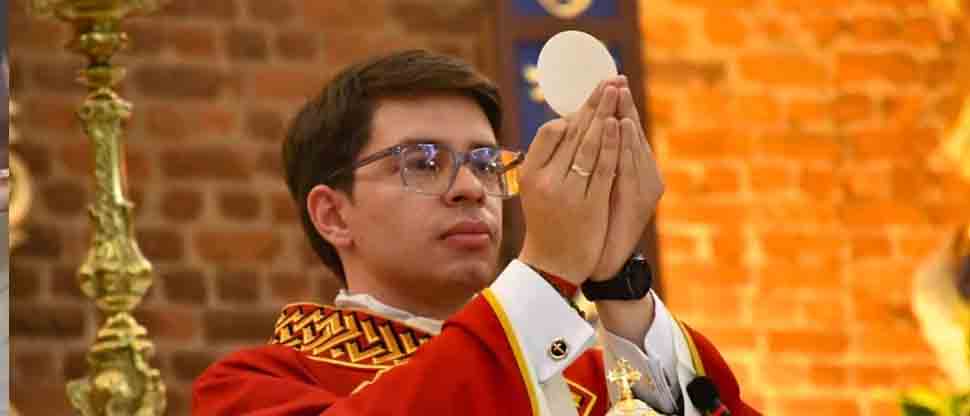 Sacerdote se resiente con Dios por vivir una dura prueba