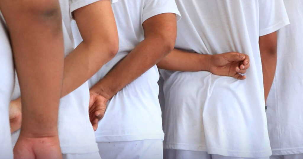 Guatemaltecos miembros de una red transnacional de extorsionistas son enviados a prisión