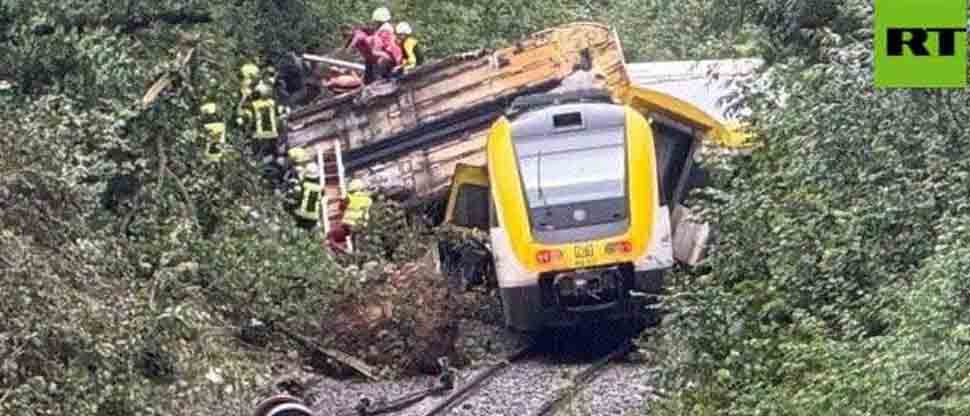 Tren de pasajeros descarrila en Alemania