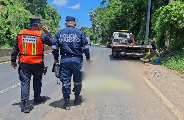 Peatón pierde la vida tras ser atropellado por una grúa en Santa Ana