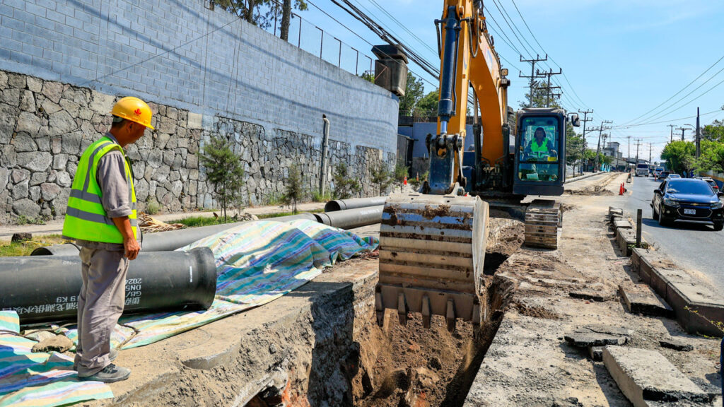 Renovación de tuberías en calle a Huizúcar tiene un 83% de avance