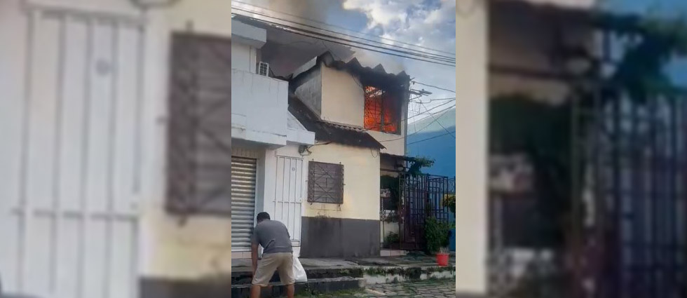 Bomberos sofocan incendio en vivienda de San Salvador