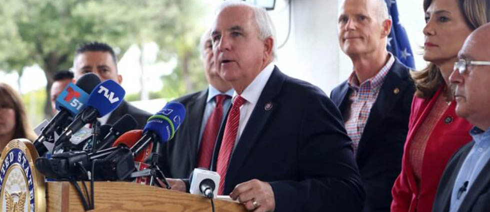 Hemos desplegado un número inigualable de militares hacia costas de Venezuela: congresista de EUA
