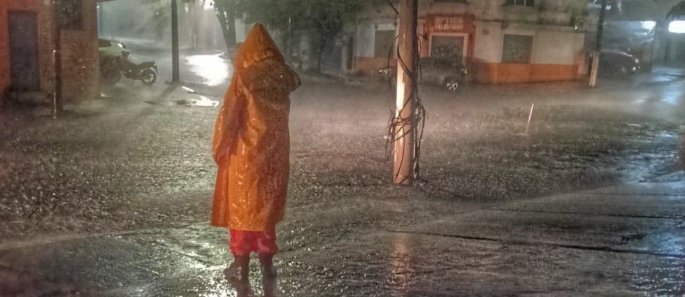 Autoridades mantienen monitoreo ante intensas lluvias que azotan a El Salvador