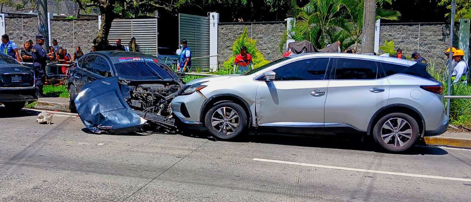 Menor de 15 años conducía vehículo a excesiva velocidad y provoca accidente en San Marcos