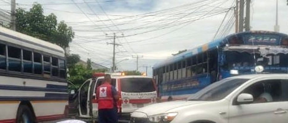 Mujer pierde la vida al ser atropellada en ciudad de Santa Ana