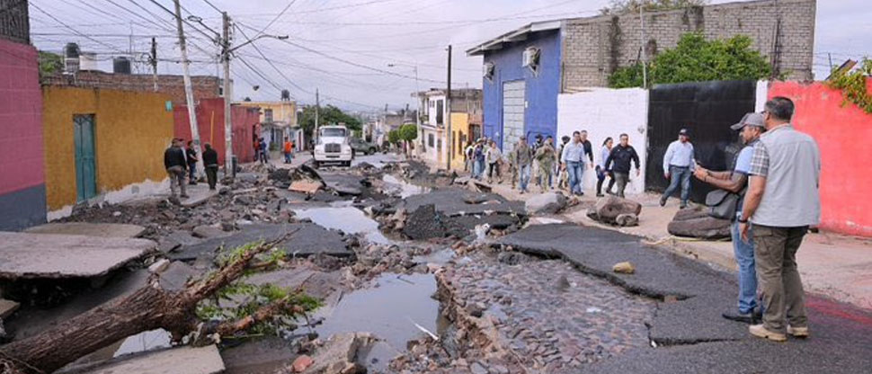 México: lluvia de ocho horas deja calles destruidas y viviendas inundadas en Querétaro