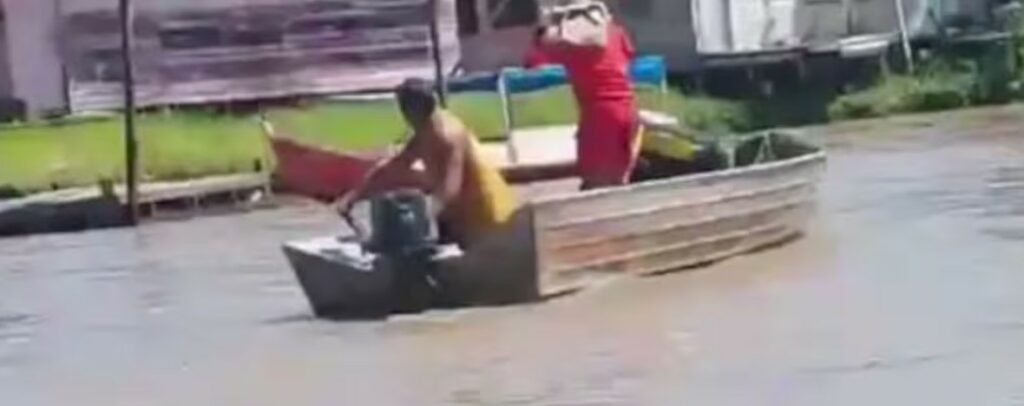 Sujeto lanza a su hija de tres años al río tras discutir con su esposa