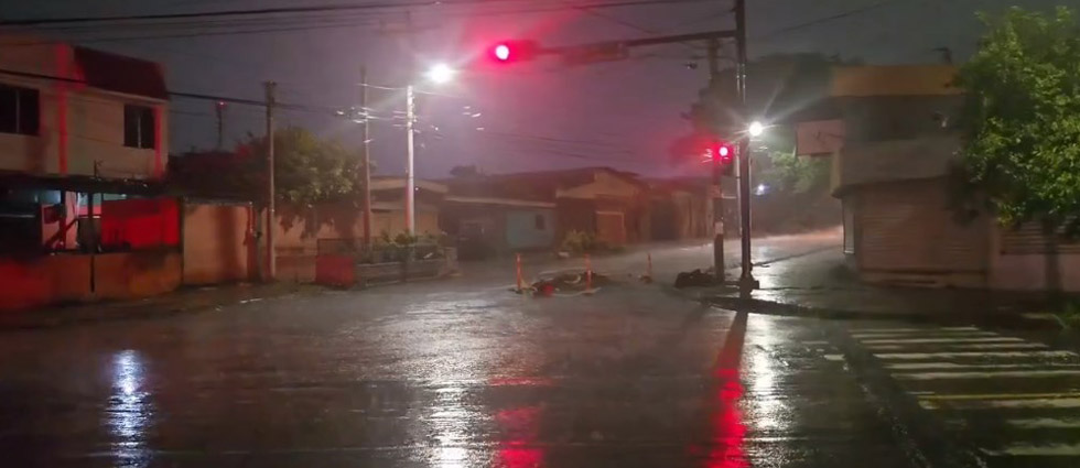Lluvias seguirán azotando varias zonas de El Salvador esta noche de miércoles: MARN