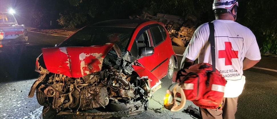 Fuerte accidente deja varios lesionados en Sonsonate