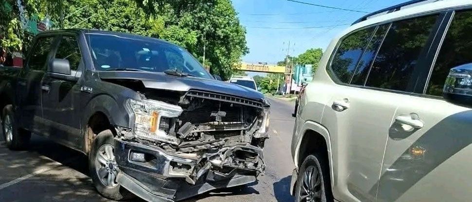 Imprudencia de conductores termina en accidente vial en Usulután