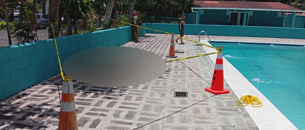 Día de diversión en piscinas se convierte en tragedia para una familia