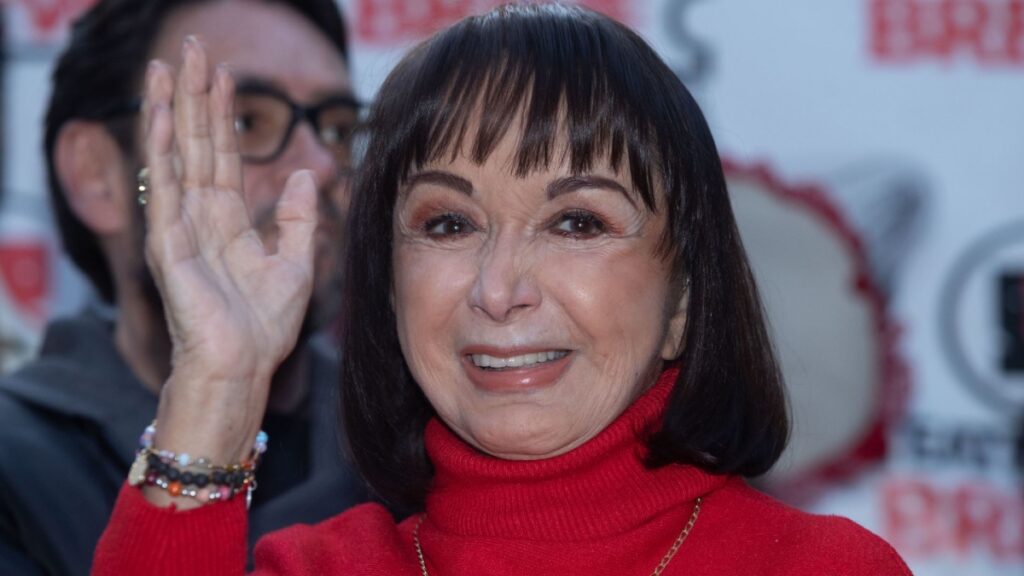 María Antonieta de las Nieves es hospitalizada de emergencia