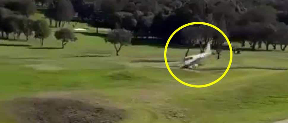 Así fue el aparatoso accidente de una avioneta en un campo de golf en Australia