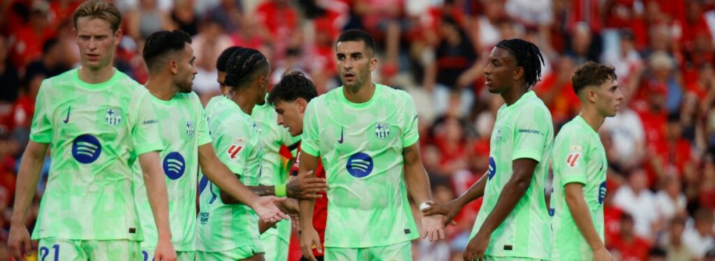 El Barcelona vence 0-2 al Mallorca con polémica por dos expulsiones en el primer tiempo