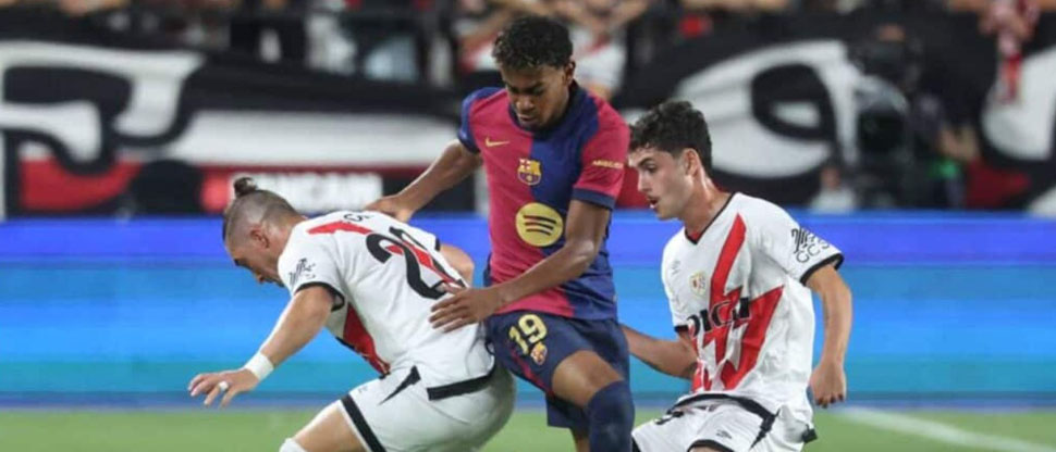 El Barcelona se estrella con el muro defensivo de Vallecas y pierde el liderato