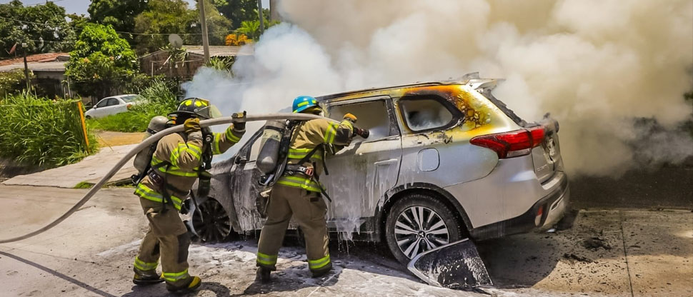 Así quedó la camioneta que se incendió en bulevar Constitución