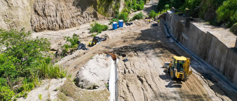 MOP avanza en los trabajos para eliminar cárcava en la colonia Santa Eduviges de Soyapango