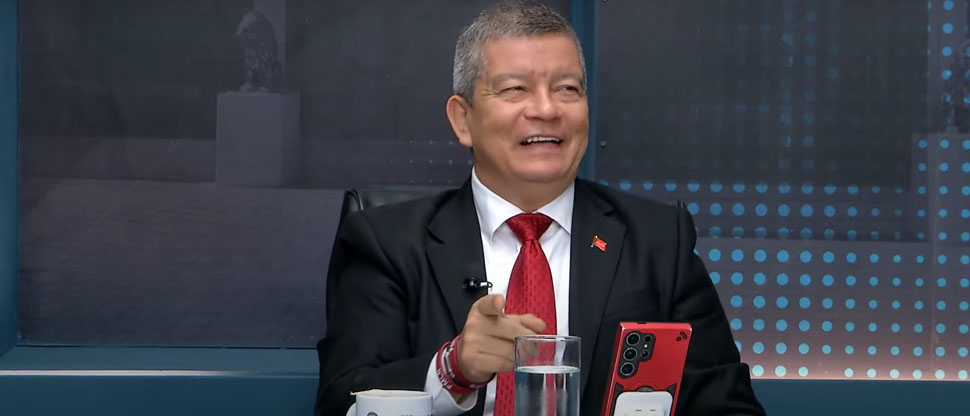 Chino Flores llama “Mocosos” a los salvadoreños que están a favor de la seguridad