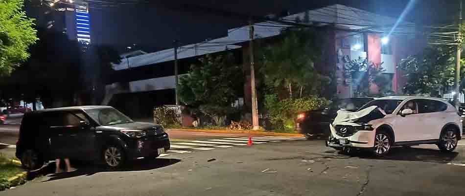 Kia Soul provoca accidente este domingo en la avenida Olímpica