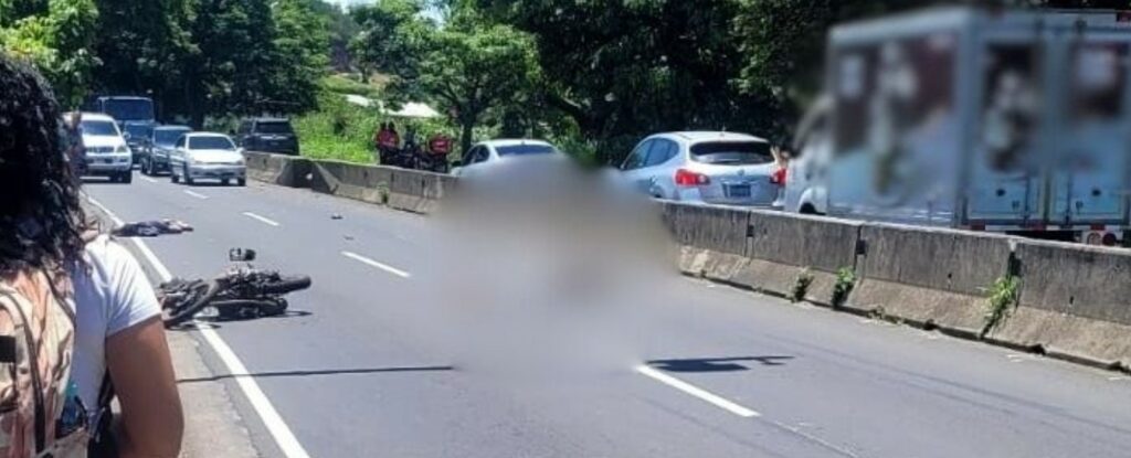 Peatón fallece tras ser arrollado por un motociclista en Santa Ana